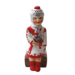 Фигурка "Девочка с птичкой".